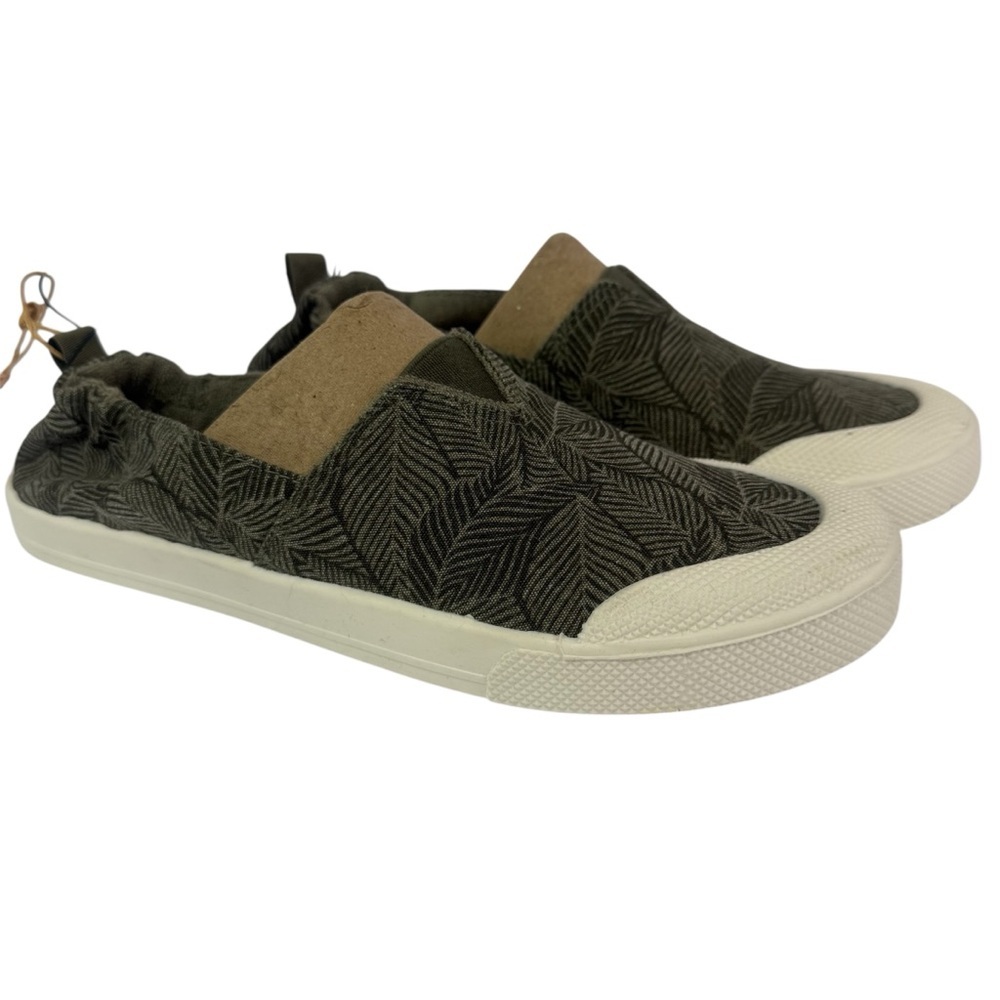 Casual Olive Leaf-Print Slip-On Sneakers - Women